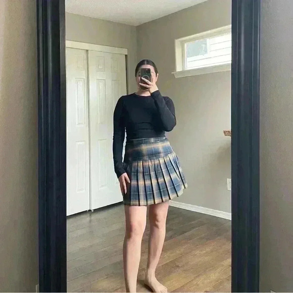 Dickies Pleated Mini Skirt - Picture 2 of 8